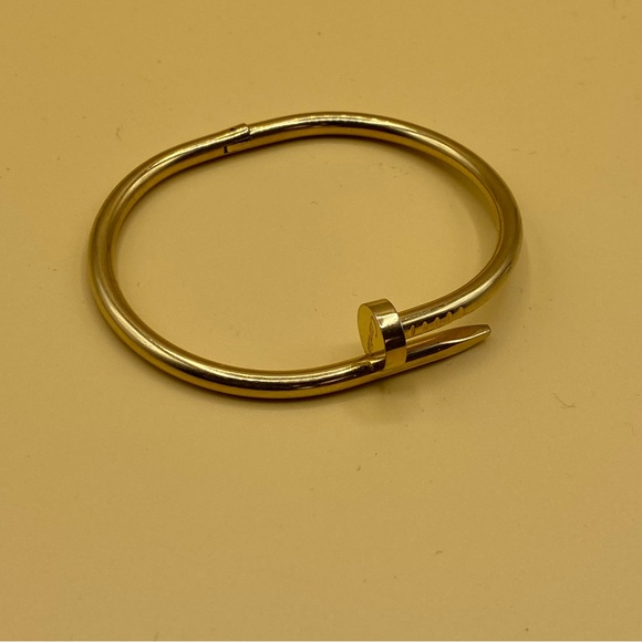 Jewelry - Elegant Gold Nail Bracelet